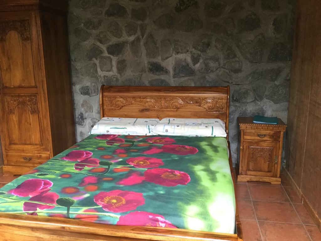 Le Bois Joli Coeur Hotell Saint-Benoît Exteriör bild
